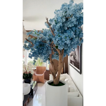 Blaue Kirschblüten in mattweißer St. Tropez Vase
