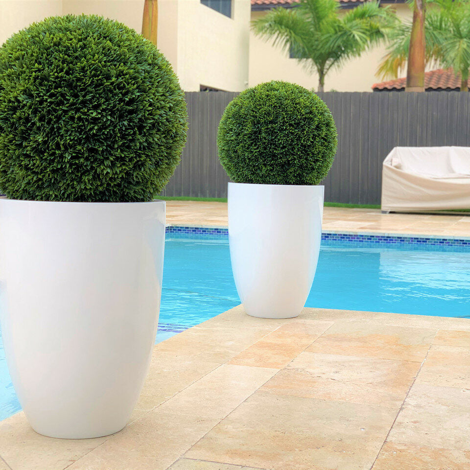 Topiary im Ben L Pflanzgefäß aus Fiberglas – 51 cm